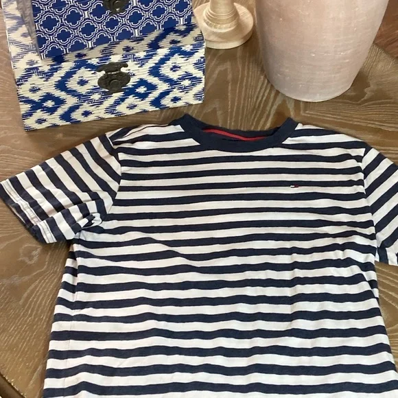 Big Boy Tommy Hilfiger Short sleeve navy blue & white Striped Tee Shirt - Picture 3 of 8